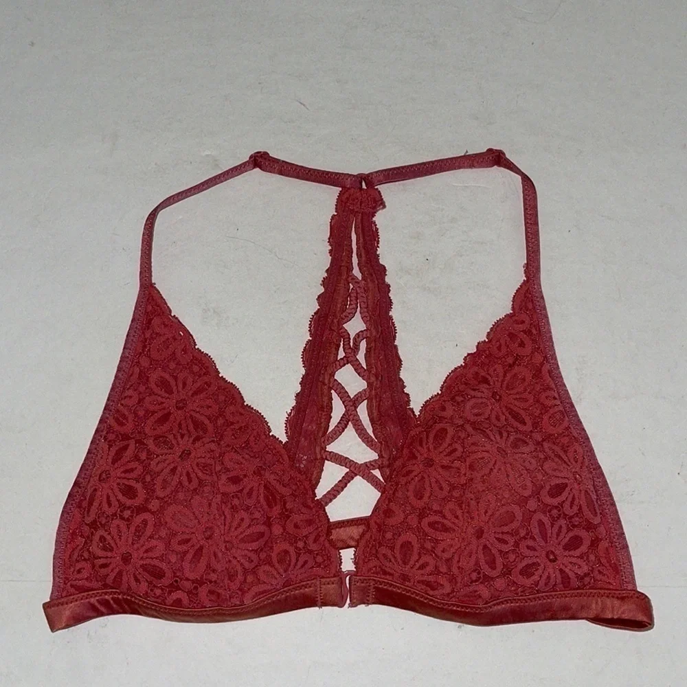 Victoria’s Secret Coral Floral Lace Lightly Padded Bralette
